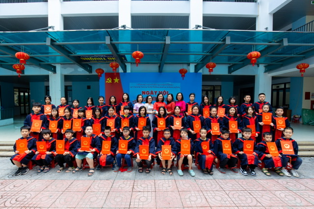 Chia tay học sinh lớp 5 niên khóa 2016-2021