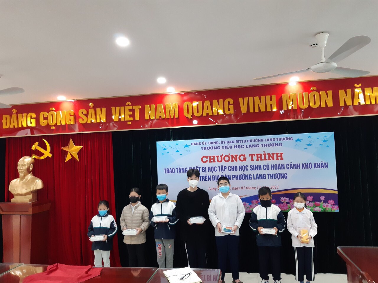 Chương trình” Sóng và máy tính cho em”
