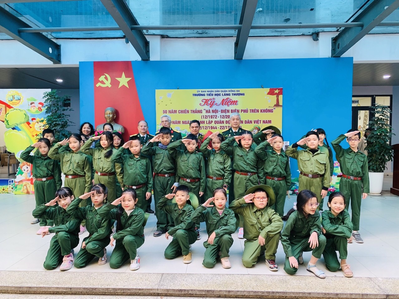 Hoạt động truyền thống Kỷ niệm 50 chiến thắng “ Hà Nội – Điện Biên Phủ trên không” và 78 năm ngày Thành lập Quân đội nhân dân Việt Nam