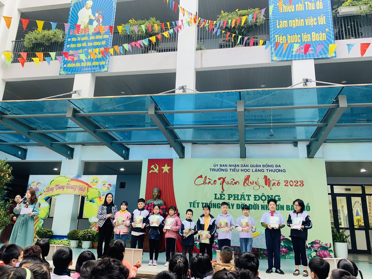 Trao giải “ Khai bút đầu Xuân” cấp trường🌸