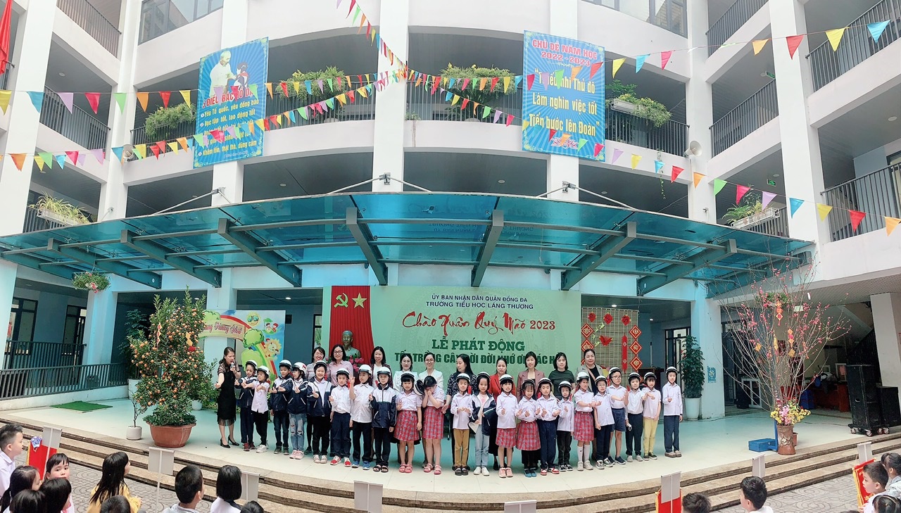 Lễ phát động Tết trồng cây; Trao mũ bảo hiểm cho học sinh lớp 1&2 năm 2023
