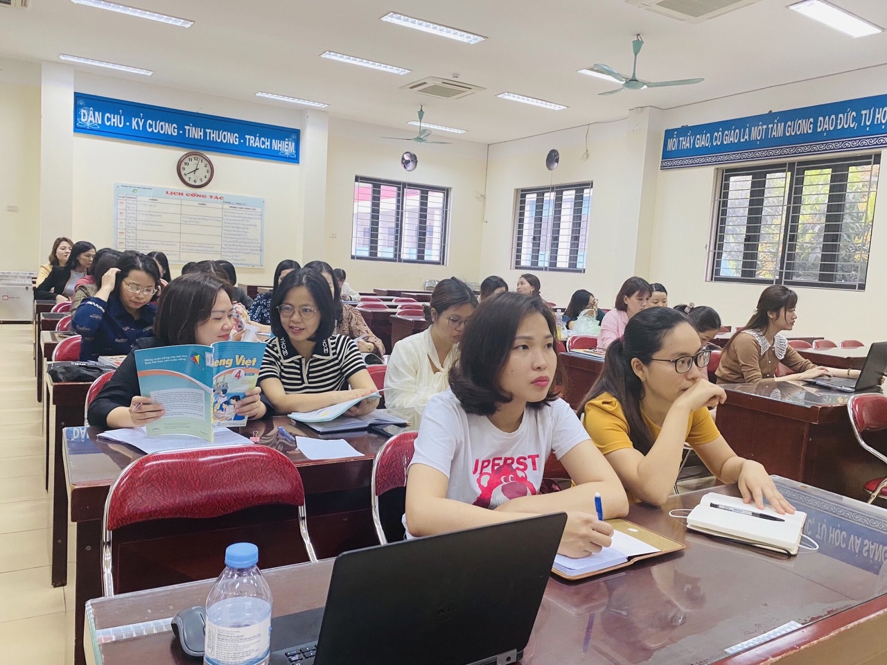 Tập huấn về SGK lớp 4
