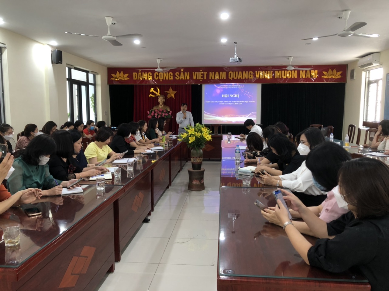 Tập huấn công tác thư viện trực tuyến tại Trường Tiểu học  Láng Thượng