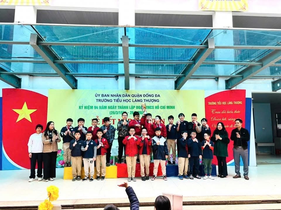 🥳Trao giải TDTT nhân dịp 26-3👏
